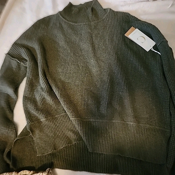 3 Pc. Lot - Picture 5 of 7